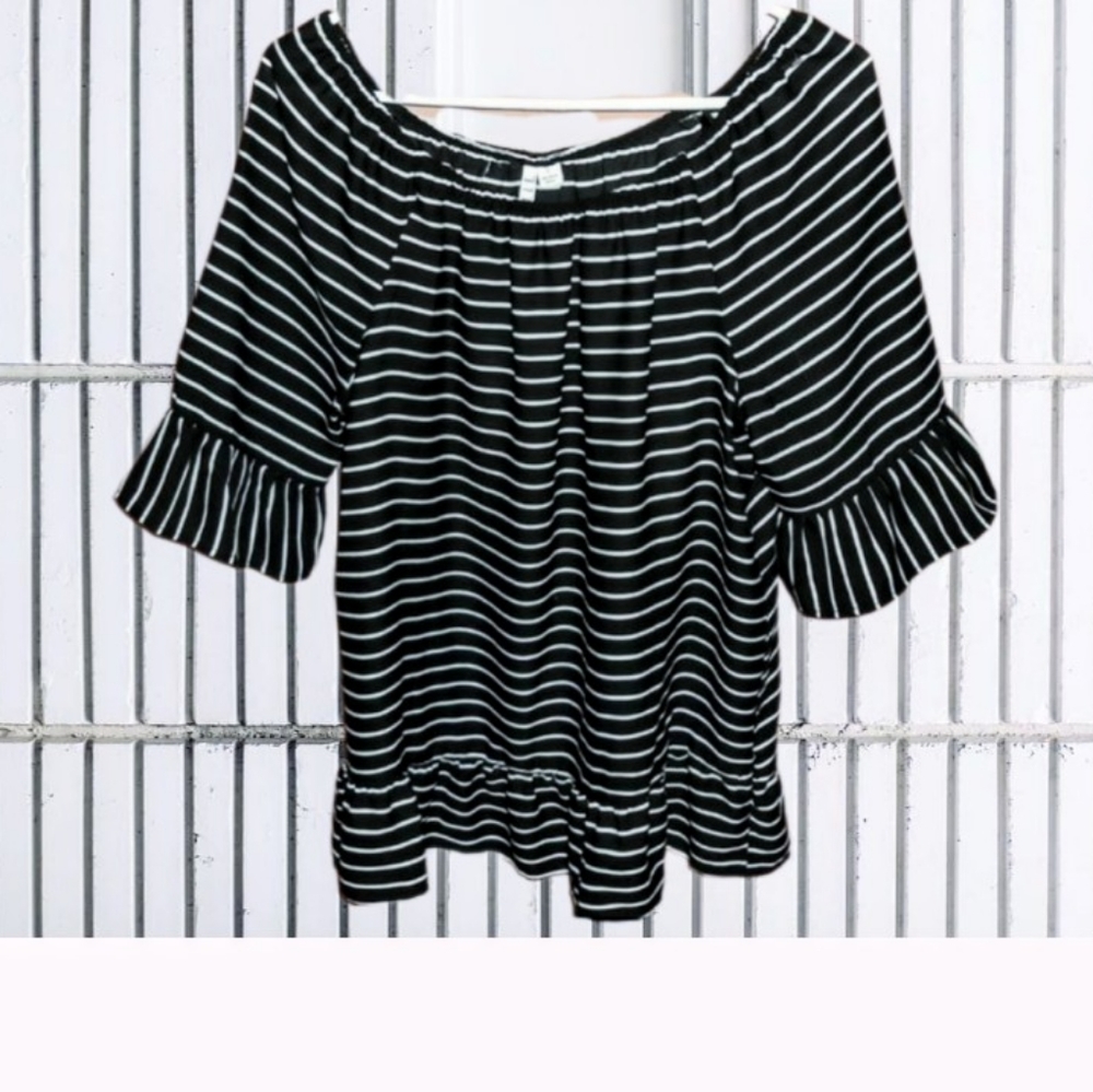 Black & White Striped Boho Ruffly Top - Picture 3 of 11